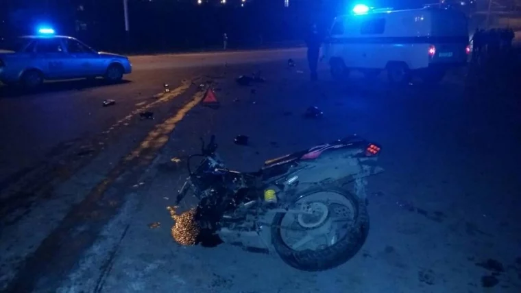 Фото:  В Кузбассе 16-летний водитель мотоцикла погиб в ДТП 2