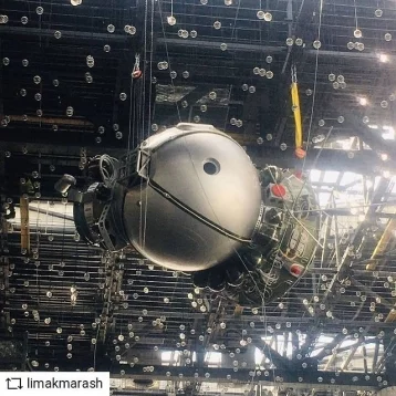 Фото: В аэропорту Кемерова смонтировали макет советского космического корабля «Восход-2» 1