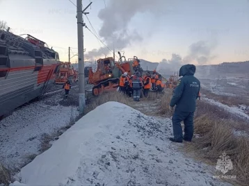 Фото: В Забайкалье из-за столкновения с рельсов сошли 14 грузовых вагонов, возбуждено уголовное дело 1