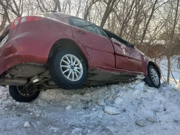 Фото: В Кузбассе пьяный водитель за рулём иномарки сбил на тротуаре женщину и подростка 3