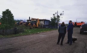 Прокурор пообщался с жителями разрушенной ураганом кузбасской деревни