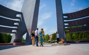 «Акт приёмки не подпишем»: мэр кузбасского города возмутился качеством ремонта военного мемориала