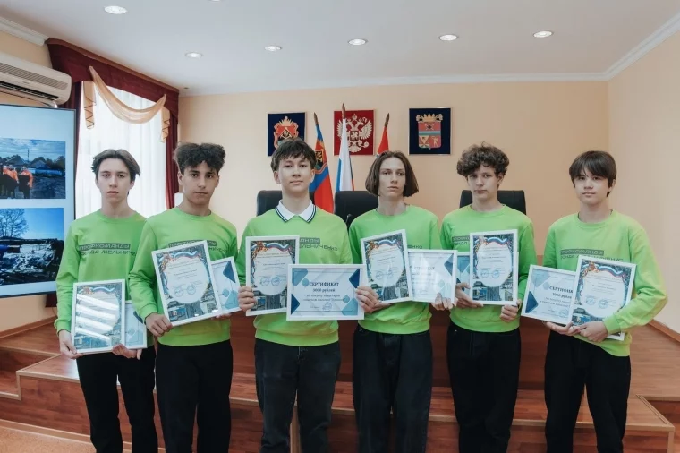 Фото: Участники Профкоманд.ФМ отмечены муниципальными наградами 2