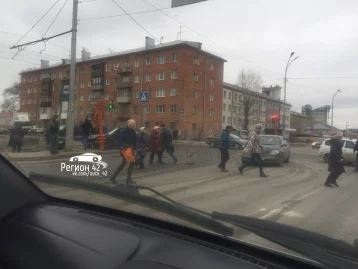 Фото: На Кузнецком проспекте в Кемерове произошло серьёзное ДТП: есть пострадавшие 3