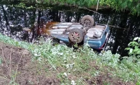 В Томской области автомобиль сорвался в канаву, погибли пятеро