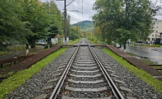 В Таштаголе поезд насмерть сбил двух человек