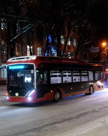 В Кемерове из-за коммунальной аварии изменили схемы движения троллейбусов №7 и 11