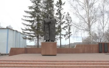 Фото: В Кемерове завершают ремонт памятников, посвящённых ВОВ 1