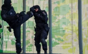 В Кемерове полицейские устроили зарядку со спецэффектами
