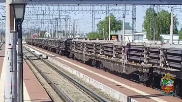 Фото: Жительница Кузбасса залезла на грузовой поезд, чтобы уехать домой 1