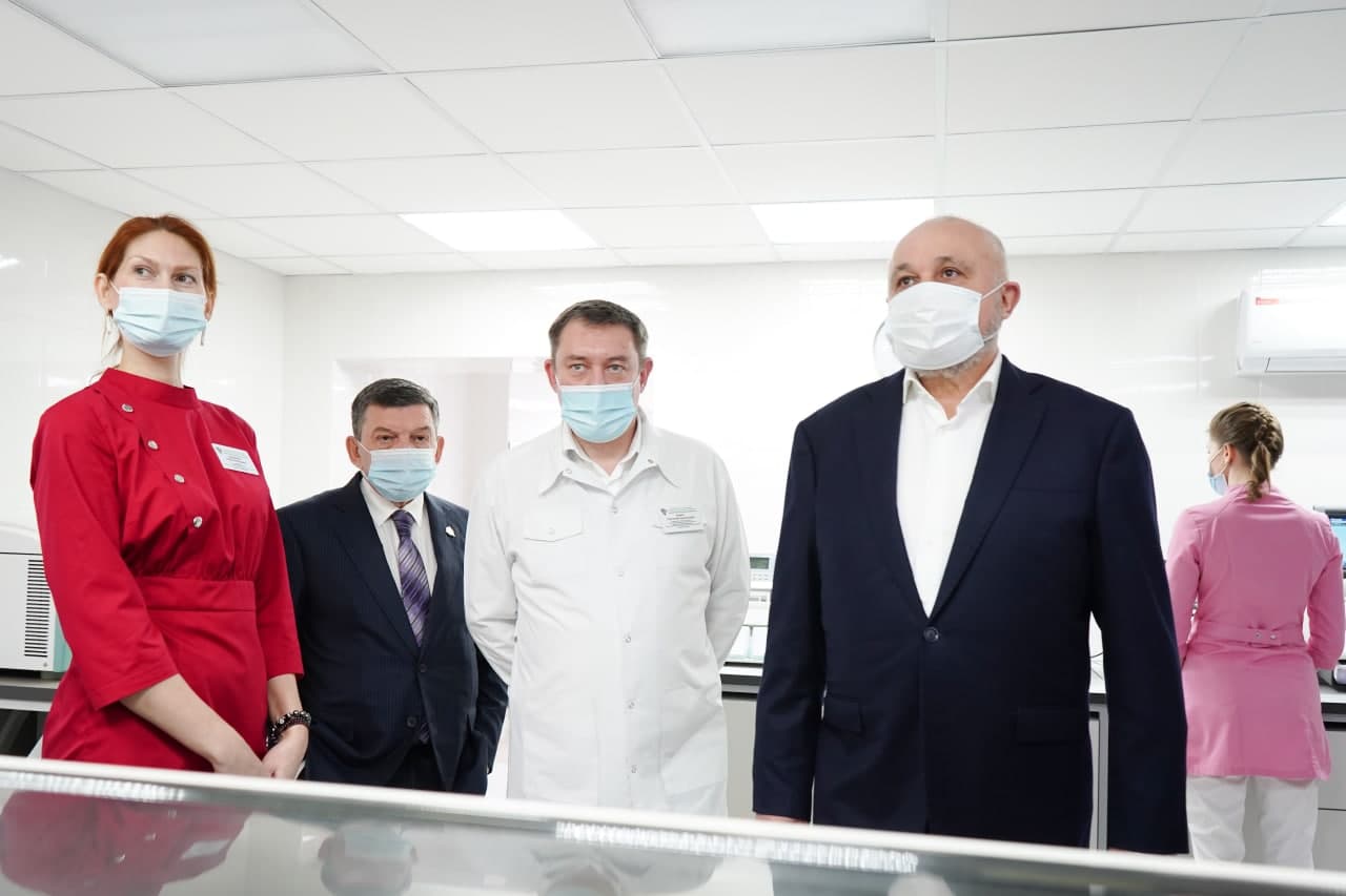 Сергей Цивилёв проверил детскую и взрослую областные больницы в Кемерове 