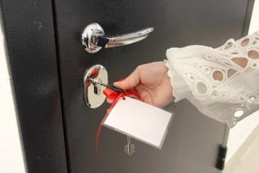 Фото: В Кузбассе детям-сиротам не выдавали ключи от квартир в ожидании приезда губернатора 2