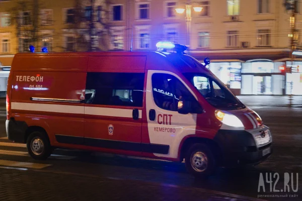 В Новокузнецке в многоквартирном доме произошёл пожар