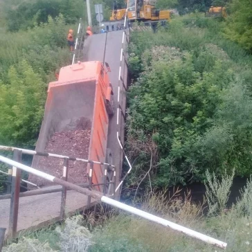 Фото: Мэр Прокопьевска опубликовал новые фото моста, который рухнул из-за КамАЗа 3