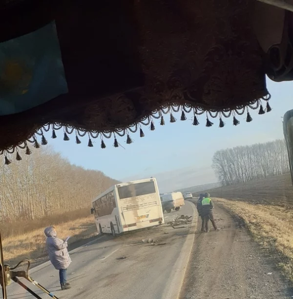 Фото: В ДТП с автобусом на кузбасской трассе один человек погиб, двое пострадали 2