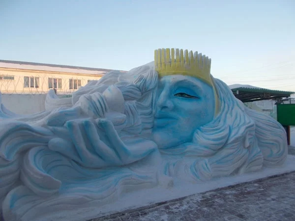Фото: Кузбассовцам предложили выбрать лучшую снежную скульптуру, сделанную осуждёнными 13