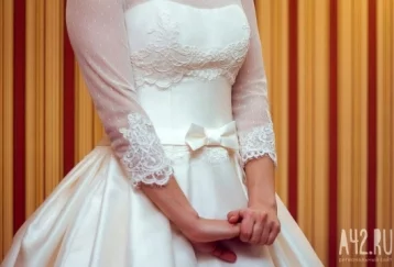 Фото: В Канаде гость на свадьбе ударил невесту ножом в спину 1