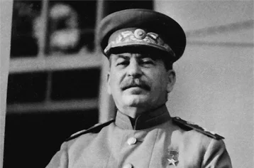 Фото: Правнук Сталина добивается эксгумации тела вождя для выяснения причин смерти 1