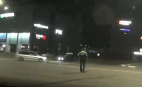 В Новокузнецке 18-летняя девушка угнала автомобиль уснувшего приятеля