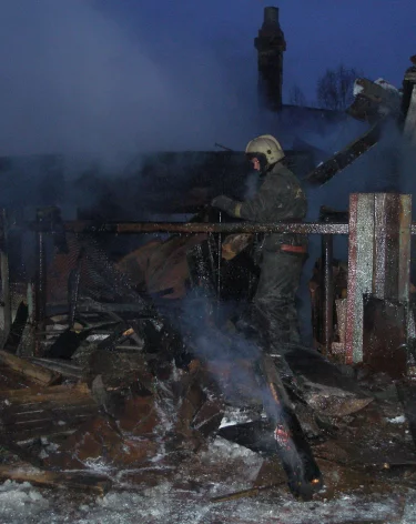 В Прокопьевске семья с 7 детьми осталась без дома из-за пожара