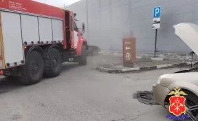 В Новокузнецке на ходу загорелась иномарка