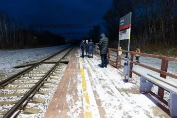 Фото: Дмитрий Анисимов: на остановках электрички Кемерово — Берёзовский усилили освещение 3