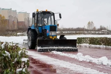 Фото: Мэр: в Кемерове на уборку снега с дорог вышли 190 человек и 79 единиц техники 1