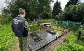 Подростки разгромили могилы участников СВО в Кузбассе: СК проводит проверку