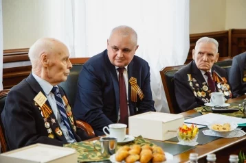 Фото: Сергей Цивилёв пригласил на чаепитие ветеранов Великой Отечественной войны 1