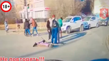 Фото: На Урале самокатчицы сбили пятилетнего ребёнка на переходе и скрылись 1