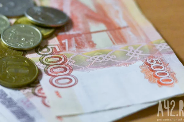 С 1 октября в России вырастут оклады силовиков и военнослужащих