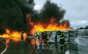 Пожар площадью около 1 800 квадратных метров произошёл на складе удобрений в Московской области