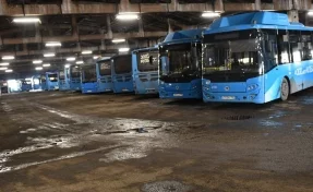 Власти Новокузнецка заявили о нехватке почти 130 водителей автобусов 