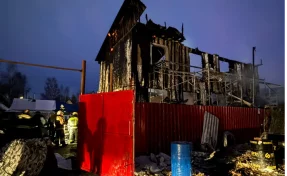 В Сургуте 3 человека спаслись из горящего дома где погибли 4 ребёнка и 3 взрослых