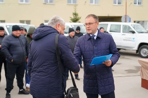 Больницы Кузбасса получили 59 новых машин: губернатор прокатился на одной из них