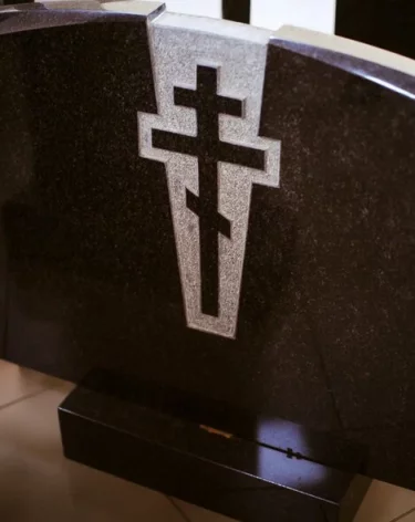 Родителей малолетних школьников, осквернивших могилу участника СВО, привлекли к ответственности