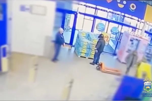 Тюменец за неделю украл из двух гипермаркетов 1,4 тонны огурцов и 400 кг бананов 