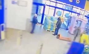 Тюменец за неделю украл из двух гипермаркетов 1,4 тонны огурцов и 400 кг бананов 