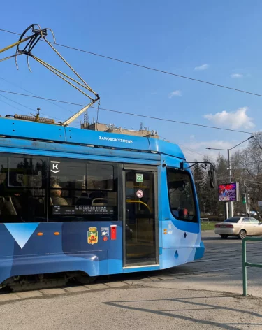 Имена шести героев ВОВ присвоят автобусам и трамваям в Новокузнецке