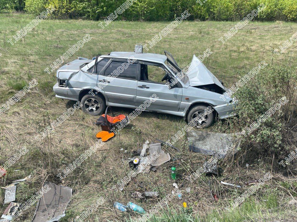 В Кузбассе пьяный водитель вёз детей в автомобиле и перевернулся: в ГИБДД рассказали подробности ДТП