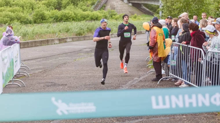 Фото: Бегать — легко: как в Кемерове прошёл «Зелёный марафон-2021» 2