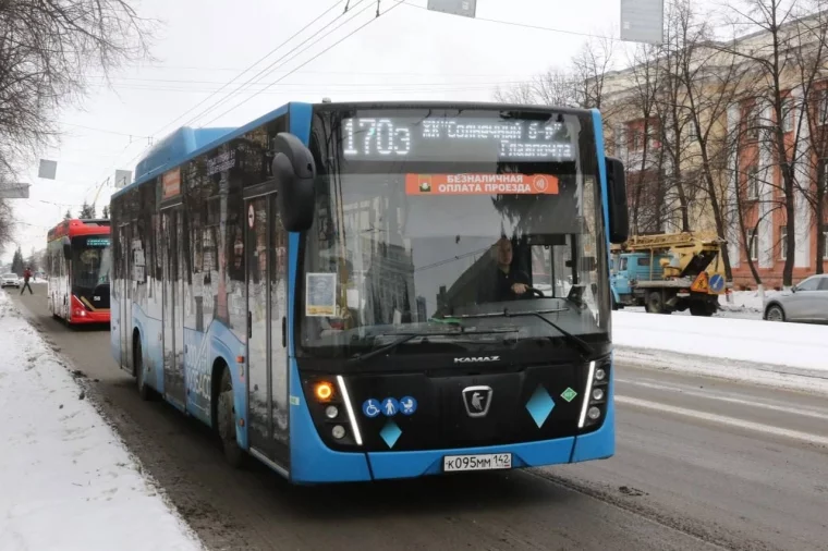 Фото: 80-летие Победы: в Кемерове украсили 206 автобусов 2