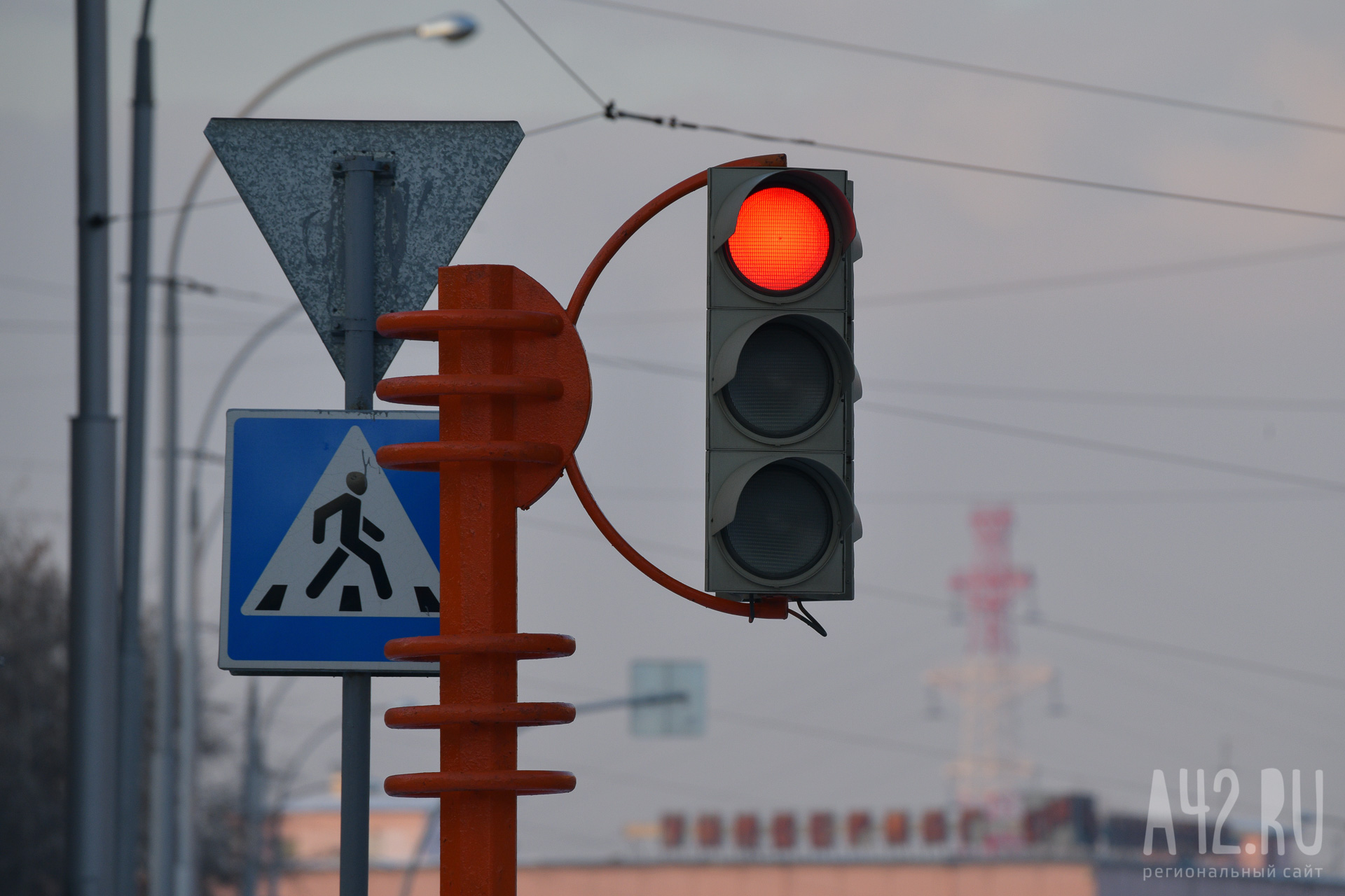В центре Кемерова заработает новый светофор