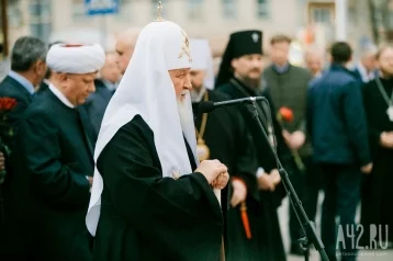 Фото: Семья из Кемерова поблагодарила патриарха Кирилла за поддержку после трагедии в «Зимней вишне» 1