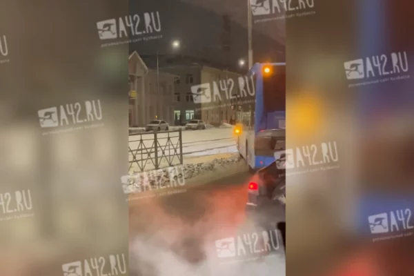 В Кемерове произошло ДТП с пассажирским автобусом