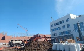 Замгубернатора Кузбасса рассказал о ходе строительства новой школы в Кемерове