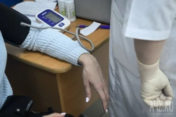 Фото: В минздраве Кузбасса сообщили, сколько человек заразились коронавирусом после вакцинации 1