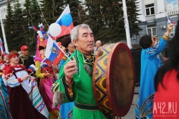 Фото: В Кемерове прошёл парад «Дружба народов» 1