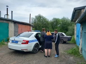 Фото: В Кузбассе 15-летний подросток попался инспекторам за рулём ВАЗа 2