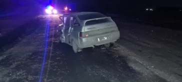 Фото: Водитель легкового автомобиля погиб после столкновения с грузовиком в Кузбассе 2